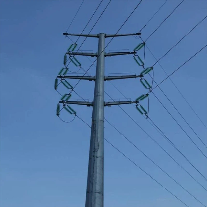 500 kV ristikkoterästorni voimalinjalle